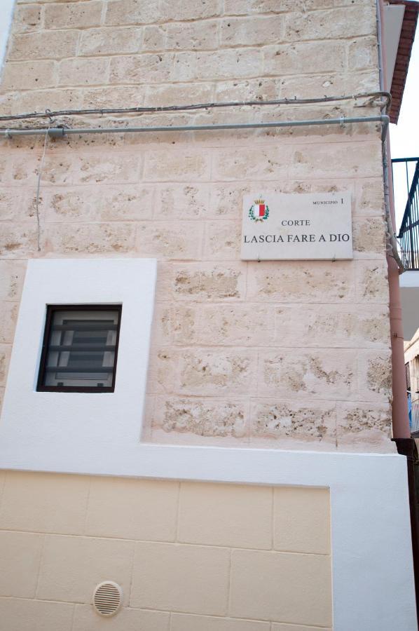 Just Here Apartments - Lascia Fare A Dio Bari Bagian luar foto